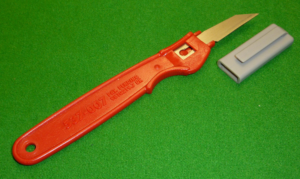 Tip trimming knife/blade scalpel